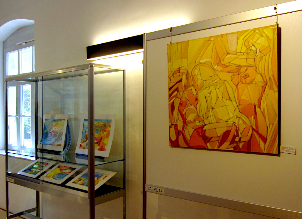 Vitrine und Stellwand